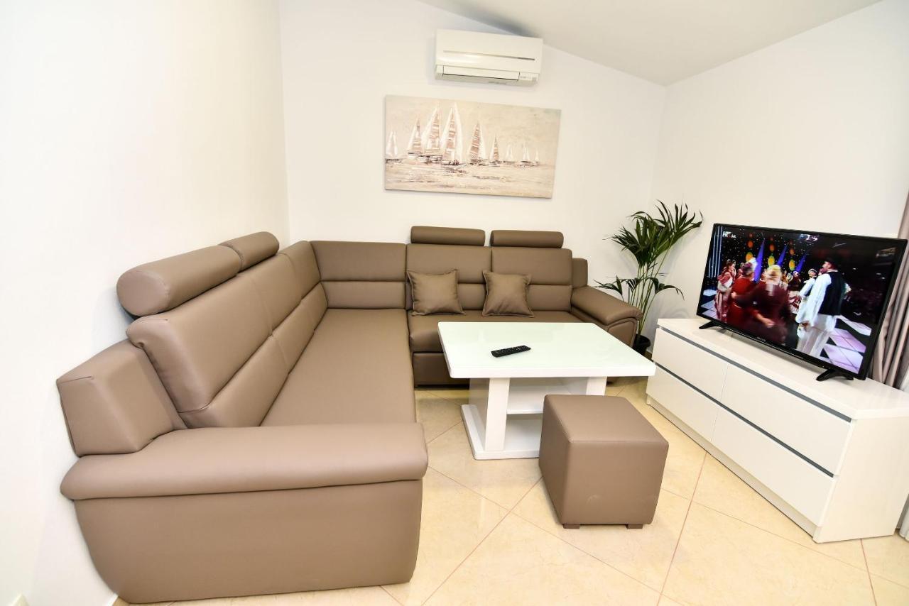 Apartments Sana 2 วีร์ ภายนอก รูปภาพ